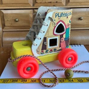 Playskool Little Old Lady who Lived in a Shoe Pull Toy